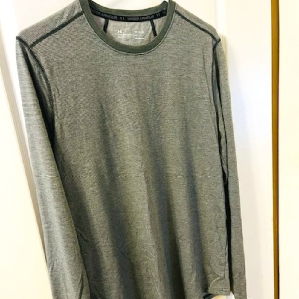 Under Armour Men's Medium Grey Long Sleeve Performance Top Thermal
